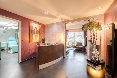 Docteur Cyrille Devoir - Médecine Esthétique - Injections : Visage Cou Décolleté Mains - Fils Tenseurs - Peelings, Médecin Généraliste à Nogent-sur-Marne