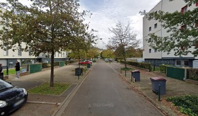 Dinas, Médecin Généraliste à Sens