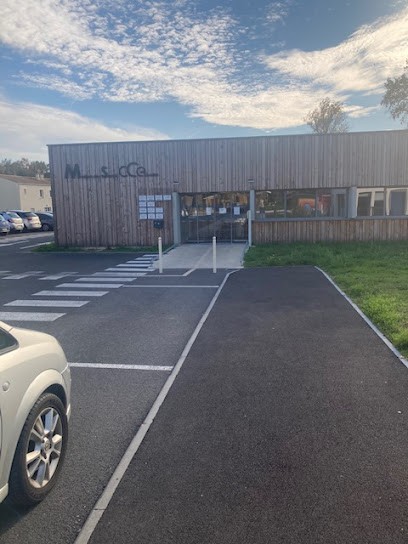 maison de retraite Cc Estuaire, Centre Médical à Étauliers