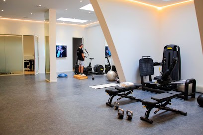 MediKare 15eme | Cabinet Paramédical | Kinésithérapie | Ostéopathie | Paris 75015, Médecin Généraliste à Paris 15