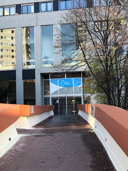 Groupe de médecins spécialistes, dentistes, ostéopathe et psychologue, Médecin Généraliste à Courbevoie