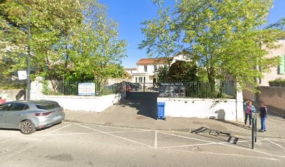Maison De Santé - Docteurs Salvetat, Malet, Chauvin Et Lauretta, Médecin Généraliste à Saint-Saturnin-lès-Avignon