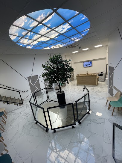 Center Dental And Ophthalmology Du Globe, Centre Médical à Stains