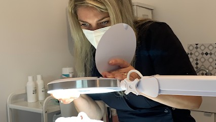 Christelle LY Spécialiste épiderme - Facialiste - Diagnostic De Peau -bilan Cutané - Formatrice, Centre Médical à Lormont