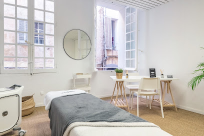 Santé & Beauté Aix En Provence - Experte Jet Peel - Ostéopathie, Médecin Généraliste à Aix-en-Provence