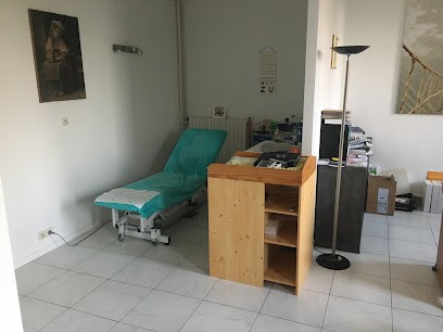 Dr Daniel Poulain, Médecin Généraliste à Fougères